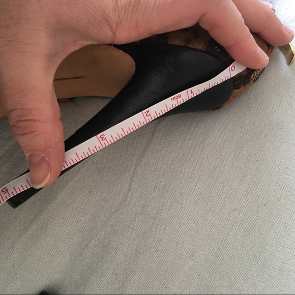 {Vince Camuto} Calf Hair Leopard Print Heels 7.5 B - Picture 8 of 8